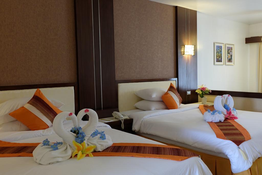 Pinehurst Golf Club And Hotel Pathumthani Kültér fotó
